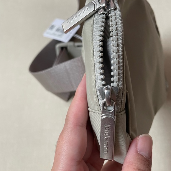 *LONG STRAP* Lululemon Everywhere Belt Bag Large 2L - Raw Linen - Picture 5 of 14